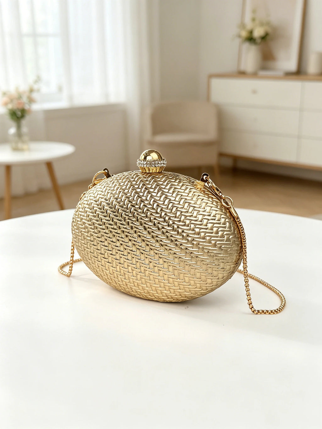 Luxury and stylish mini evening bag for women elegant solid color classic handbag suitable for parties weddings and banquets
