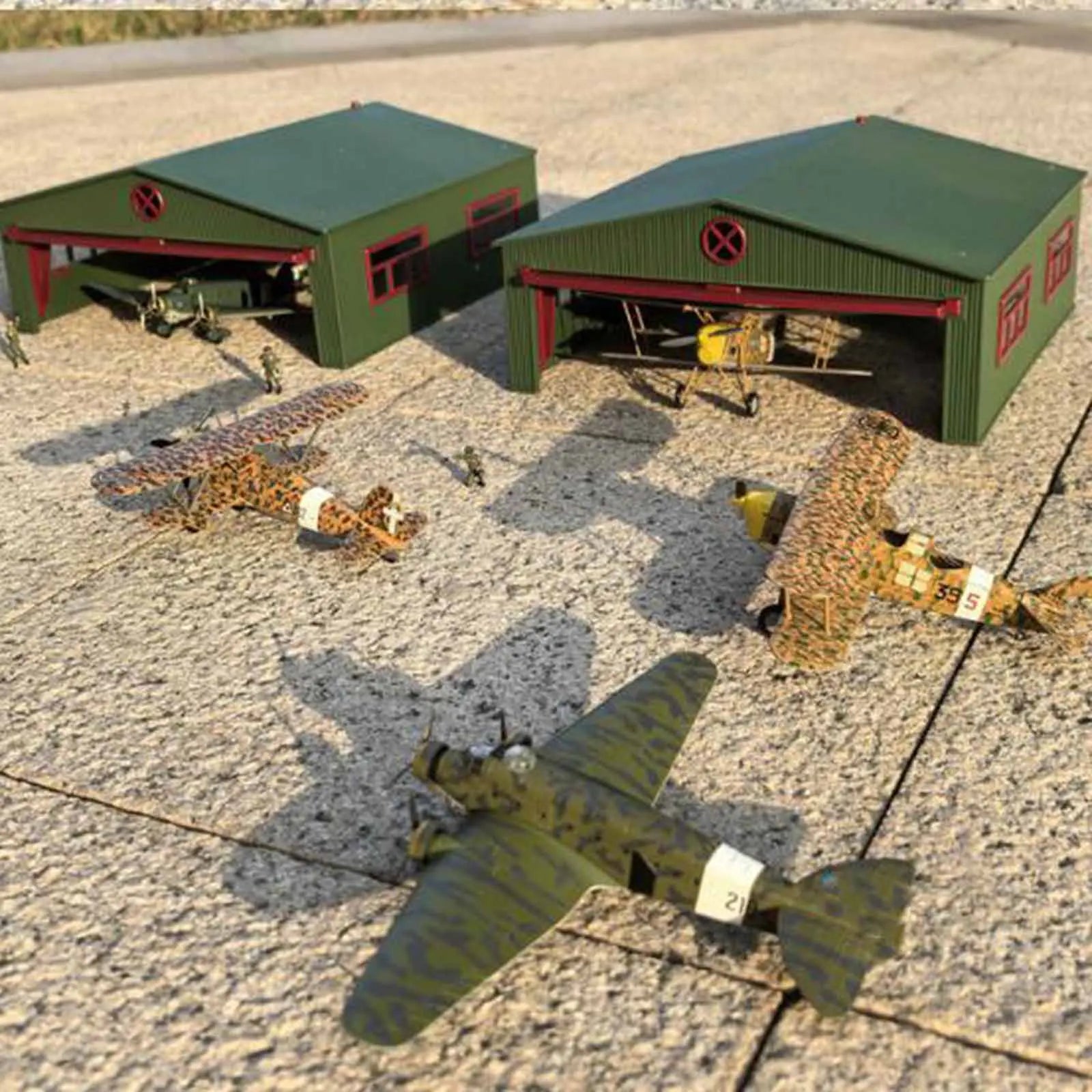 Airport Hangar Model with Light Door Window Realistic PP Large-Scale Airplane Parking Kit for 1/144 1/72 Aircraft Display