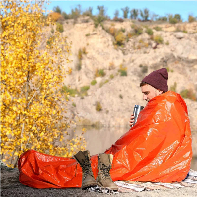 Emergency Survival Sleeping Bag 26 Micron PE Aluminized Film Camping Hiking Waterproof Thermal Insulation Emergency Blanket Tent
