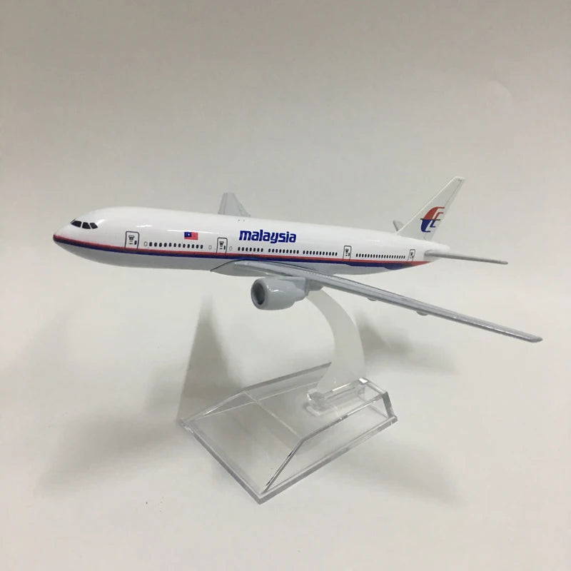 JASON TUTU 16cm Malaysia Airlines Boeing 777 Airplane Model Airplane Diecast Metal 1/400 Scale Planes
