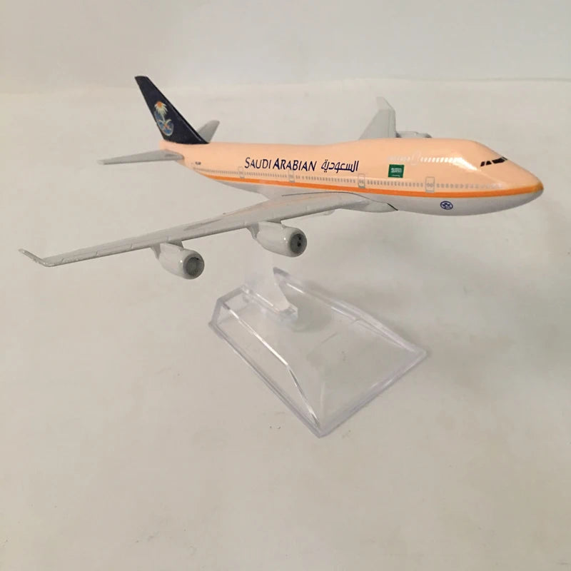 JASON TUTU 16cm 747 SAUDI ARABIAN Airplane Model Airplane Diecast Metal 1/400 Scale Planes