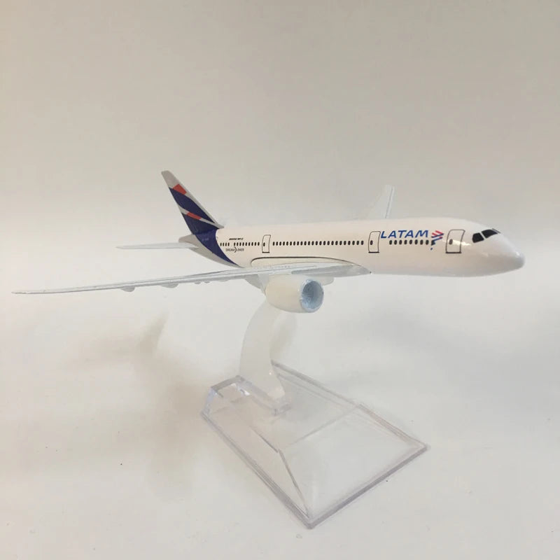 JASON TUTU 16cm LATAM CC-BGK Alloy Aircraft Model Planel Airplane Diecast Metal 1/400 Scale Planes