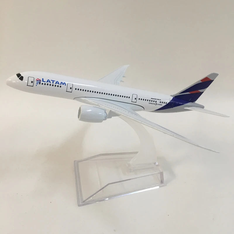 JASON TUTU 16cm LATAM CC-BGK Alloy Aircraft Model Planel Airplane Diecast Metal 1/400 Scale Planes