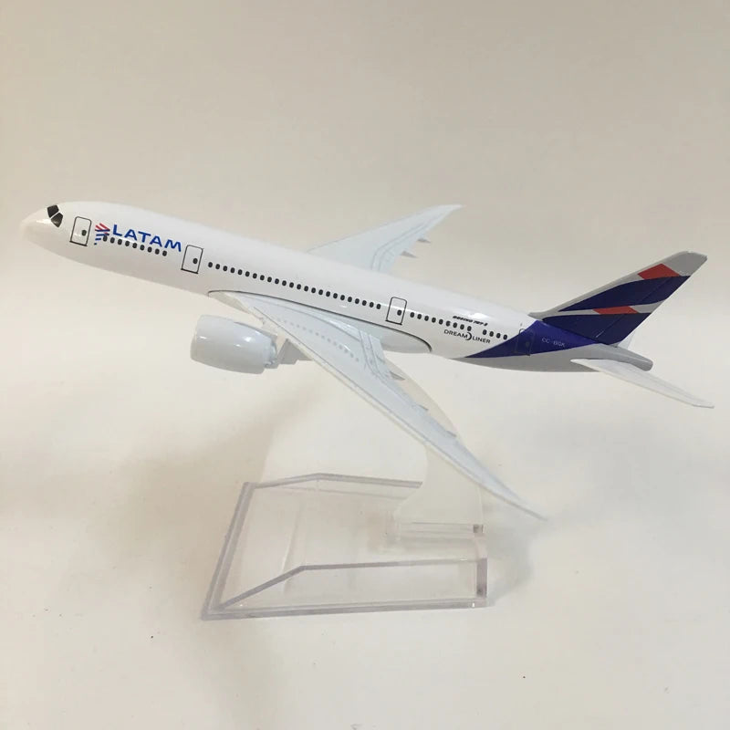 JASON TUTU 16cm LATAM CC-BGK Alloy Aircraft Model Planel Airplane Diecast Metal 1/400 Scale Planes