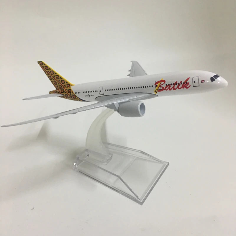 JASON TUTU 16cm Indonesia Batik Boeing 787 Model Airplane Diecast Metal 1/400 Scale Planes