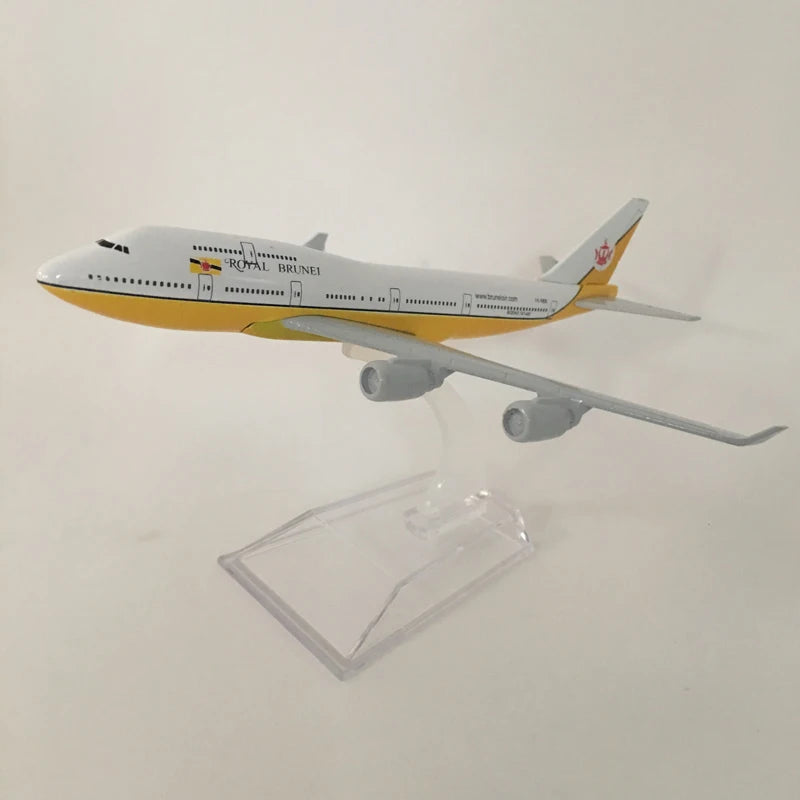 JASON TUTU 16cm Royal Brunei B747 Plane Airplane Model Aircraft Model Diecast Metal 1/400 Scale Planes
