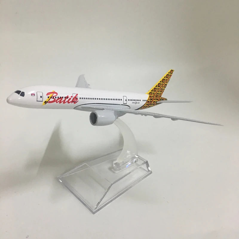 JASON TUTU 16cm Indonesia Batik Boeing 787 Model Airplane Diecast Metal 1/400 Scale Planes