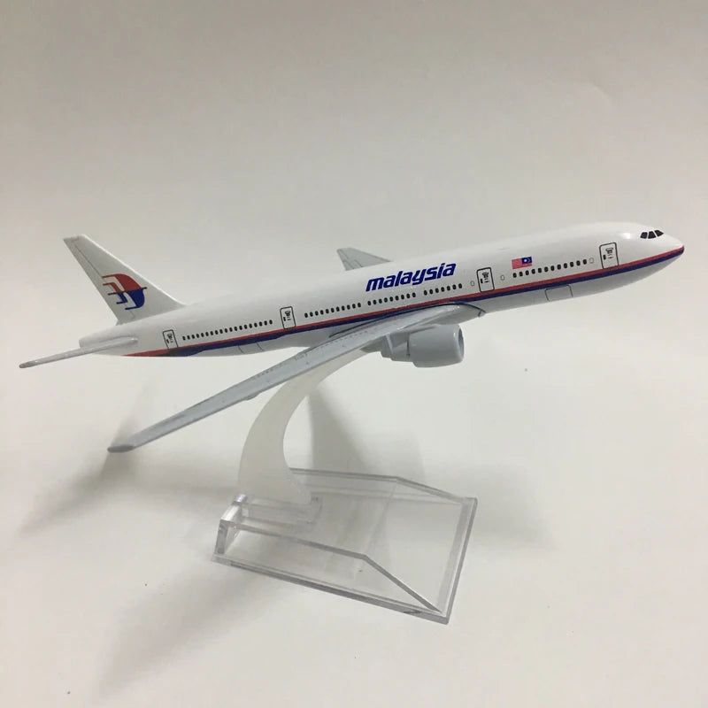 JASON TUTU 16cm Malaysia Airlines Boeing 777 Airplane Model Airplane Diecast Metal 1/400 Scale Planes