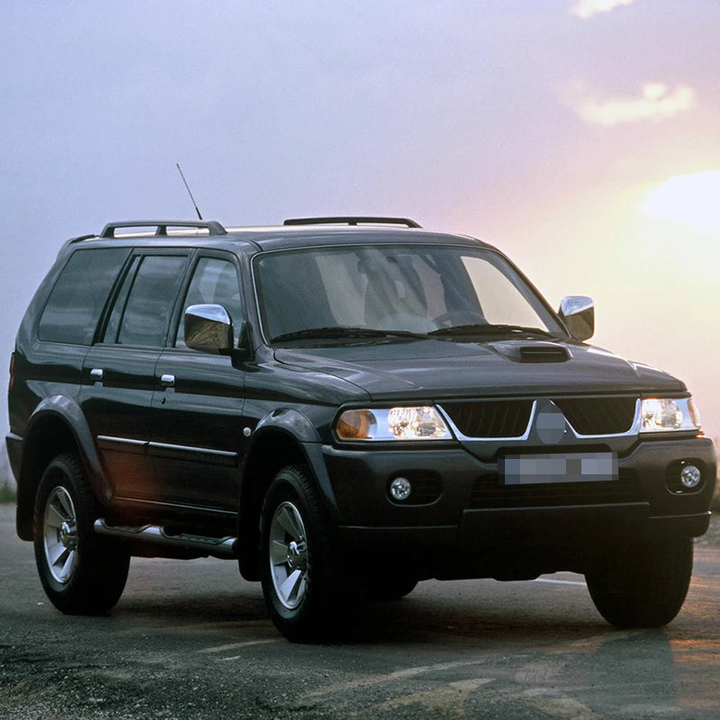 For Mitsubishi Pajero Montero Sport Dakar Challenger 1999-2006 Nativa 1996-2011 Front Bumper Driving Fog light Fog lamp