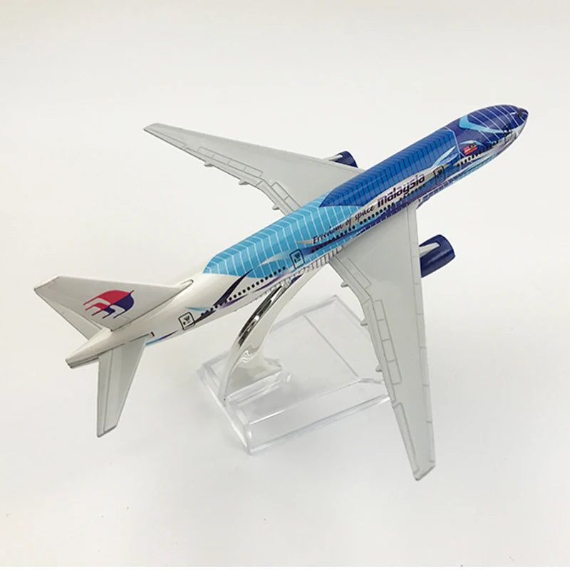 JASON TUTU 16cm Malaysia Aeroplane Model Boeing 777 Plane Aircraft Model Airplane Diecast Metal 1/400 Scale Planes