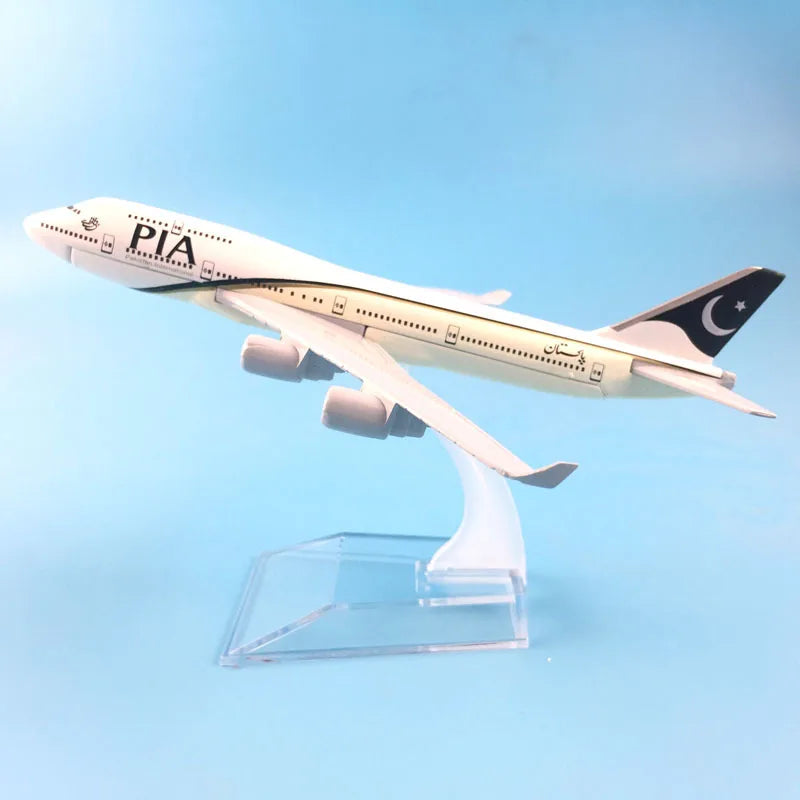 JASON TUTU 16cm Pakistan PIA Boeing 747 Airplane Model Airplane Diecast Metal 1/400 Scale Planes