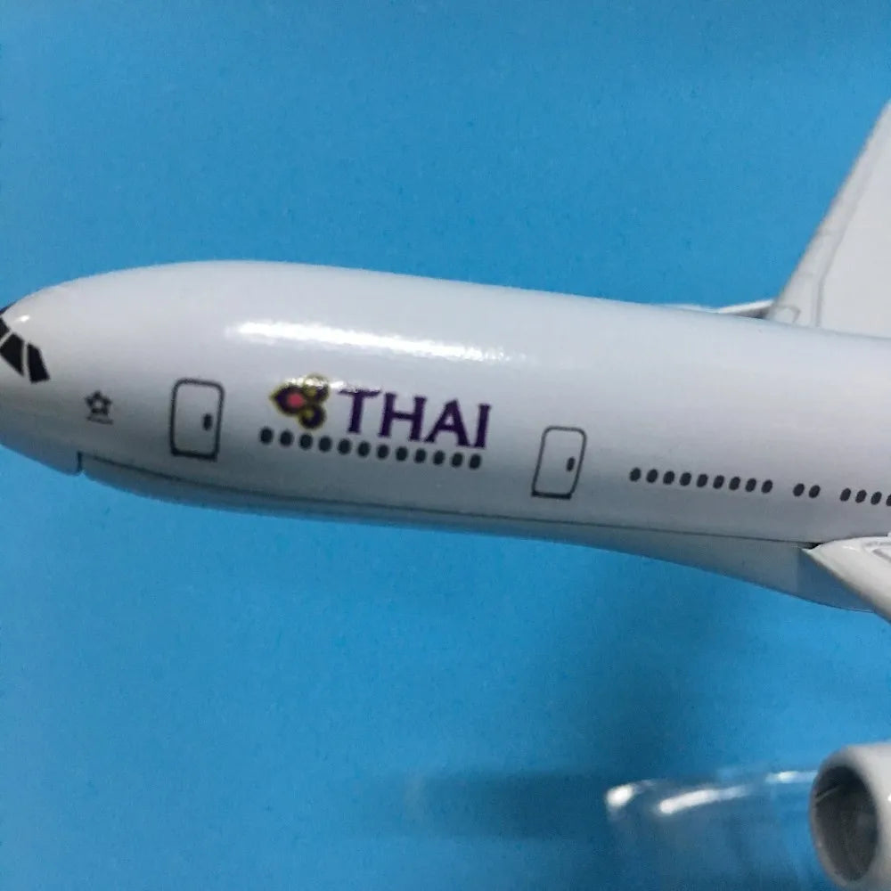 JASON TUTU 16cm Thai Boeing 777 Airplane Model Airplane Diecast Metal 1/400 Scale Planes