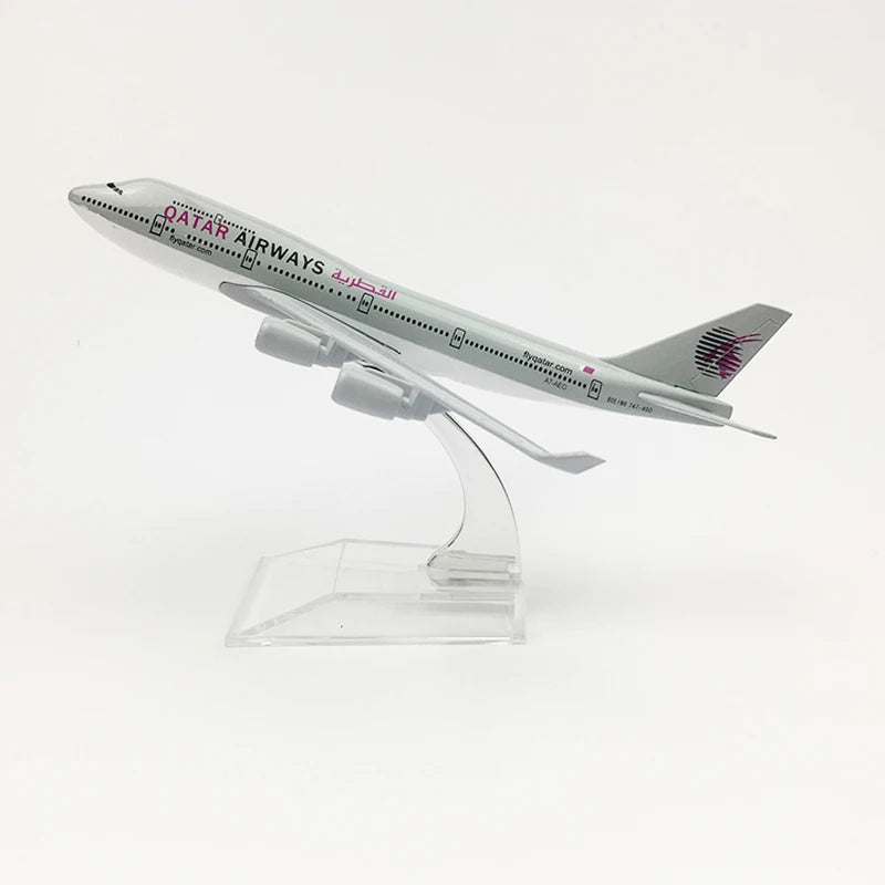 JASON TUTU 16cm Qatar Airways Aeroplane Model Boeing 747 Aircraft Model Planel Airplane Diecast Metal 1/400 Scale Planes