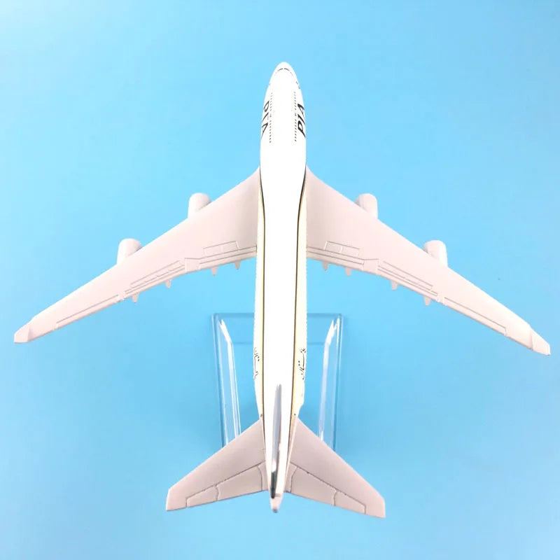 JASON TUTU 16cm Pakistan PIA Boeing 747 Airplane Model Airplane Diecast Metal 1/400 Scale Planes