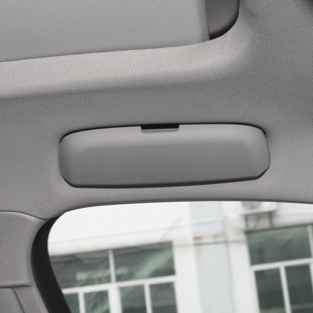 NEW Car Sunglasses Case Holder Glasses Box Storage For Audi A3 A4l A5 A6L S3 S5 Q5l Q3 Q5 Q7 Automobile refitting