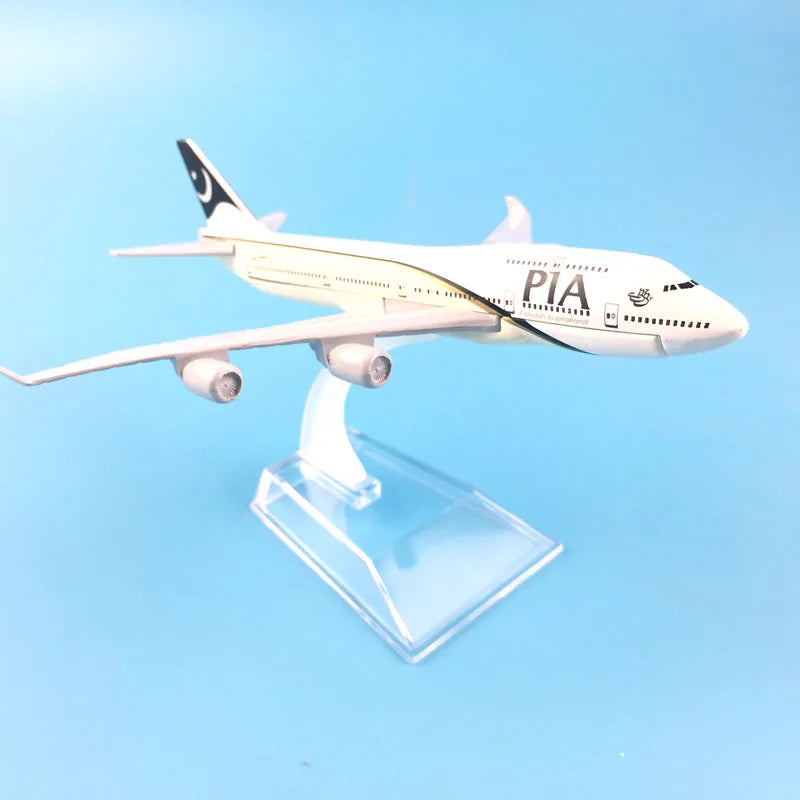 JASON TUTU 16cm Pakistan PIA Boeing 747 Airplane Model Airplane Diecast Metal 1/400 Scale Planes