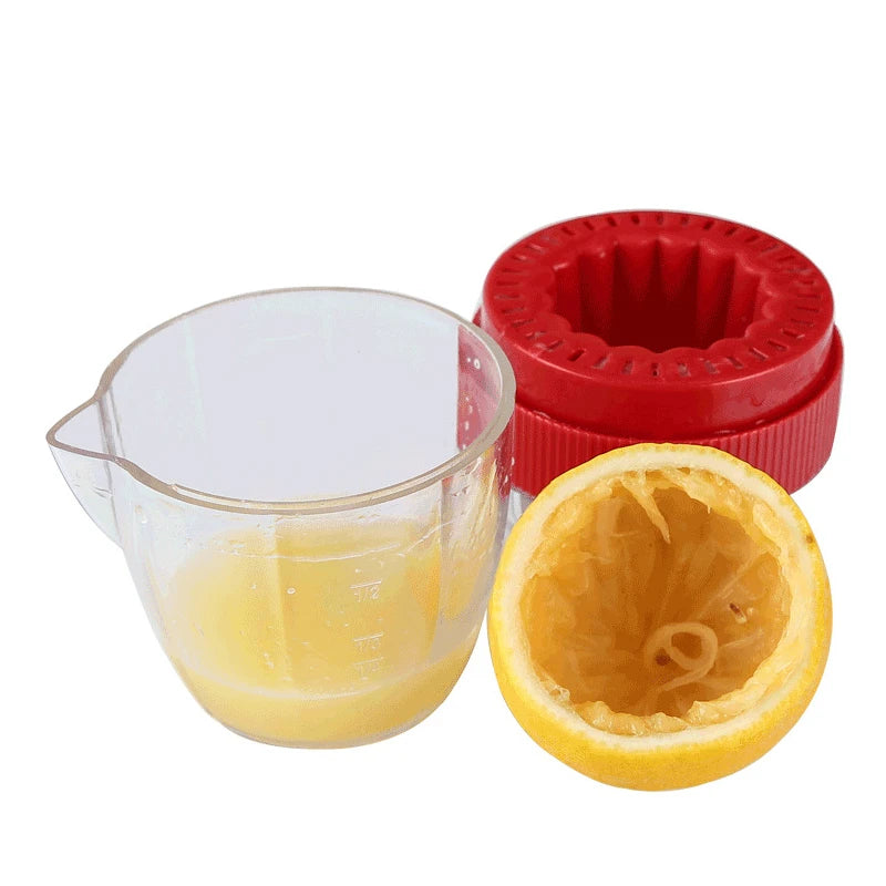 LMETJMA Lemon Squeezer With Lid Plastic Manual Lemon Juicer Orange Press Cup Citrus Squeezer with Pour Spout Fruit Tools KC0130