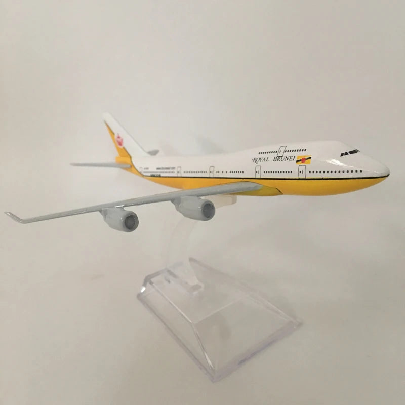 JASON TUTU 16cm Royal Brunei B747 Plane Airplane Model Aircraft Model Diecast Metal 1/400 Scale Planes