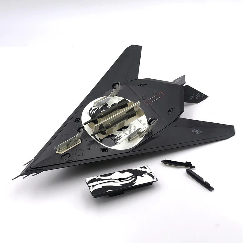 1 / 72 USAF F-117A fighter  Finished alloy aircraft model