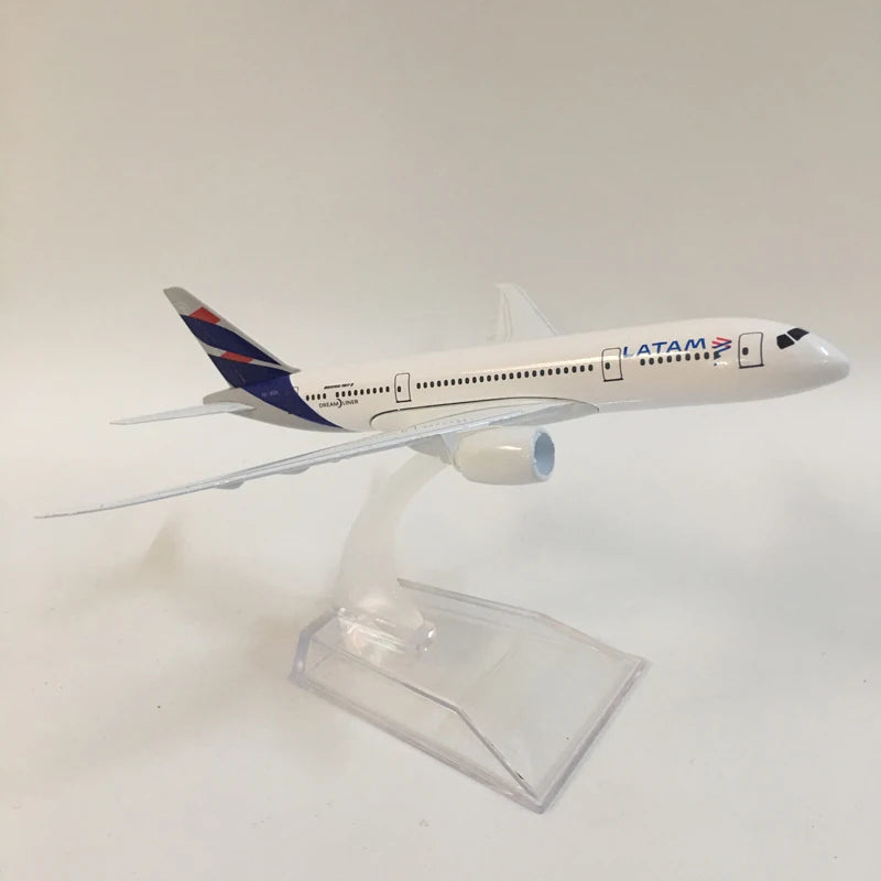 JASON TUTU 16cm LATAM CC-BGK Alloy Aircraft Model Planel Airplane Diecast Metal 1/400 Scale Planes