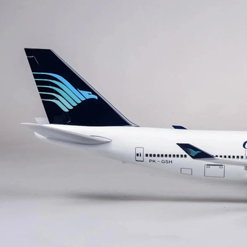 47CM Airplane model Garuda Indonesia Airline  B747 plane model With Wheel LED Light Die-casting Collection Toy planes