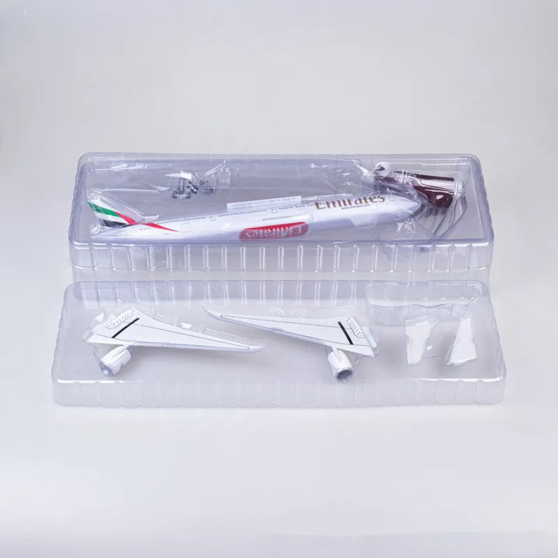 New 1/160 Scale Diecast Model B777 Emirates Airways Boeing 777 Resin Airplane With Light Airline Collection Display Gifts