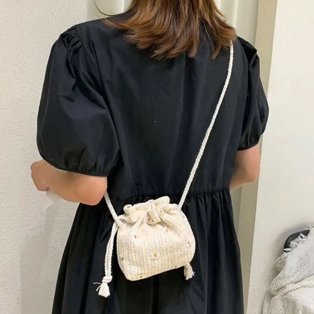Fashion Rattan Straw Weave Bucket Bags Casual Small Beach Shoulder Bags Retro Handbags Totes Women Summer