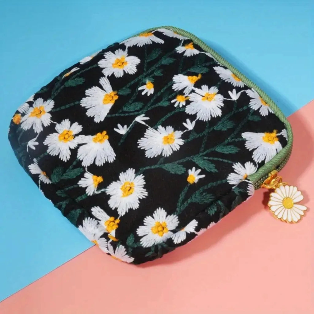 Ladies' Hand-Held Bag, Sanitary Napkin Storage Bag, Menstrual Pouch, Large Capacity, Portable and Cute Coin Purse, One Set