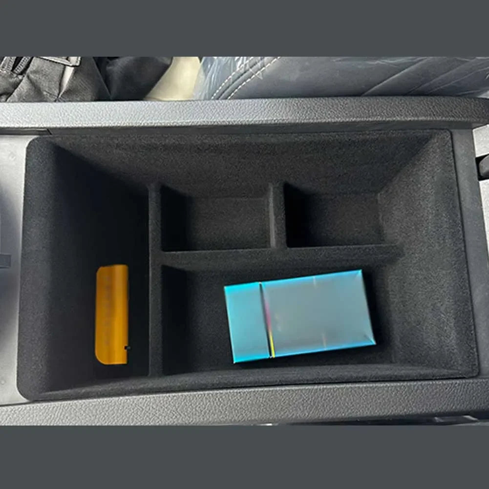 Jaecoo J5 Accessory Car Armrest Storage Box Armrest Location Compact Size Non-Deformable Structure 25.8*14.6*9.2CM