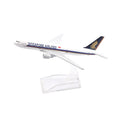 JASON TUTU 16cm Singapore Airlines Boeing B777 Airplane Model Airplane Diecast Metal 1/400 Scale Planes