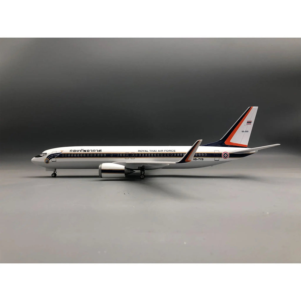 Royal Thai Presidential Boeing 737 Airplane Model 47cm Simulated Static Aircraft With Lights And Wheels For Collection Display