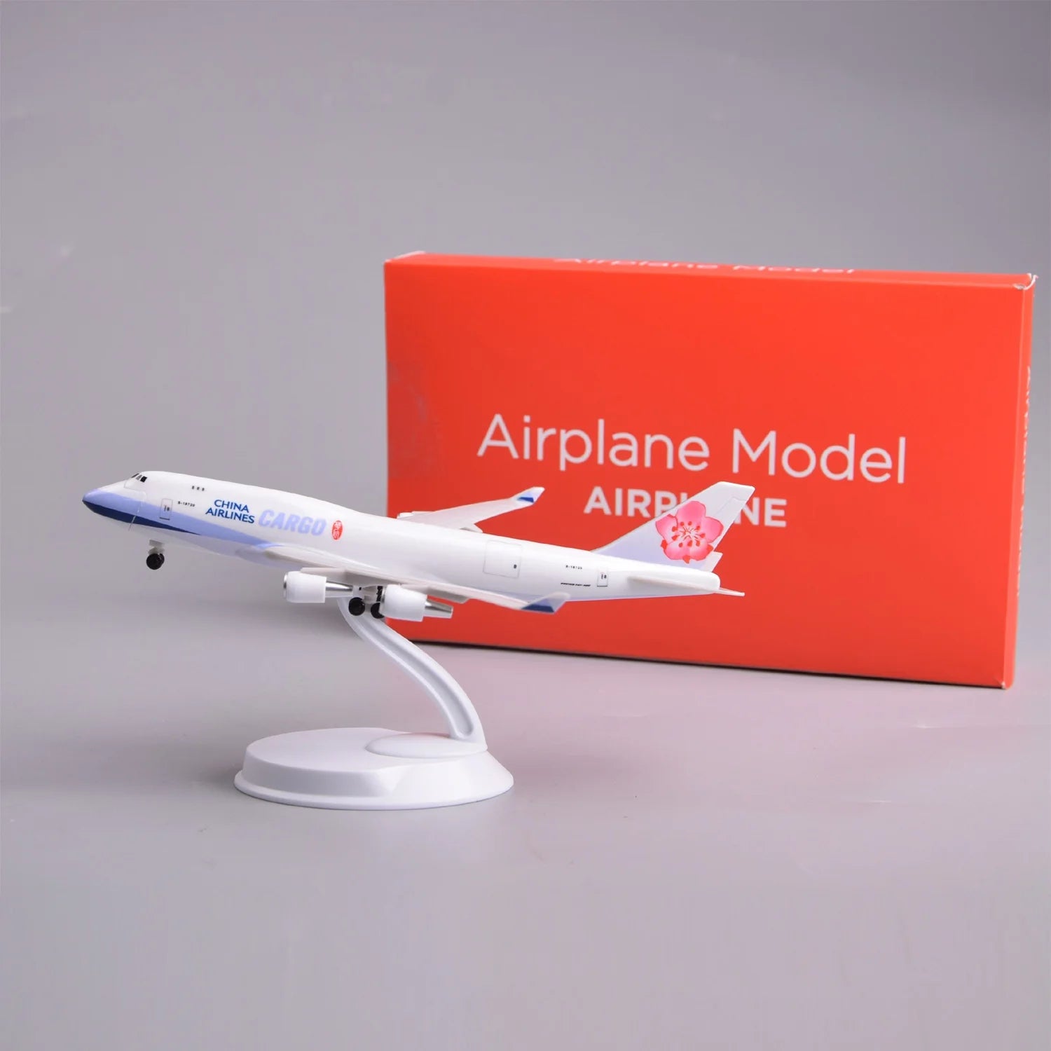 CHINA Cargo B747 Airplane Toy Openable Cargo Door 20CM Scale ABS Model Miniature Airplane Toy Model Souvenir Toy Plane Aviation