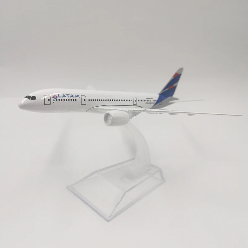 JASON TUTU 16CM LATAM Boeing 787 Aircraft Model Planel Airplane Diecast Metal Planes Collect Gifts