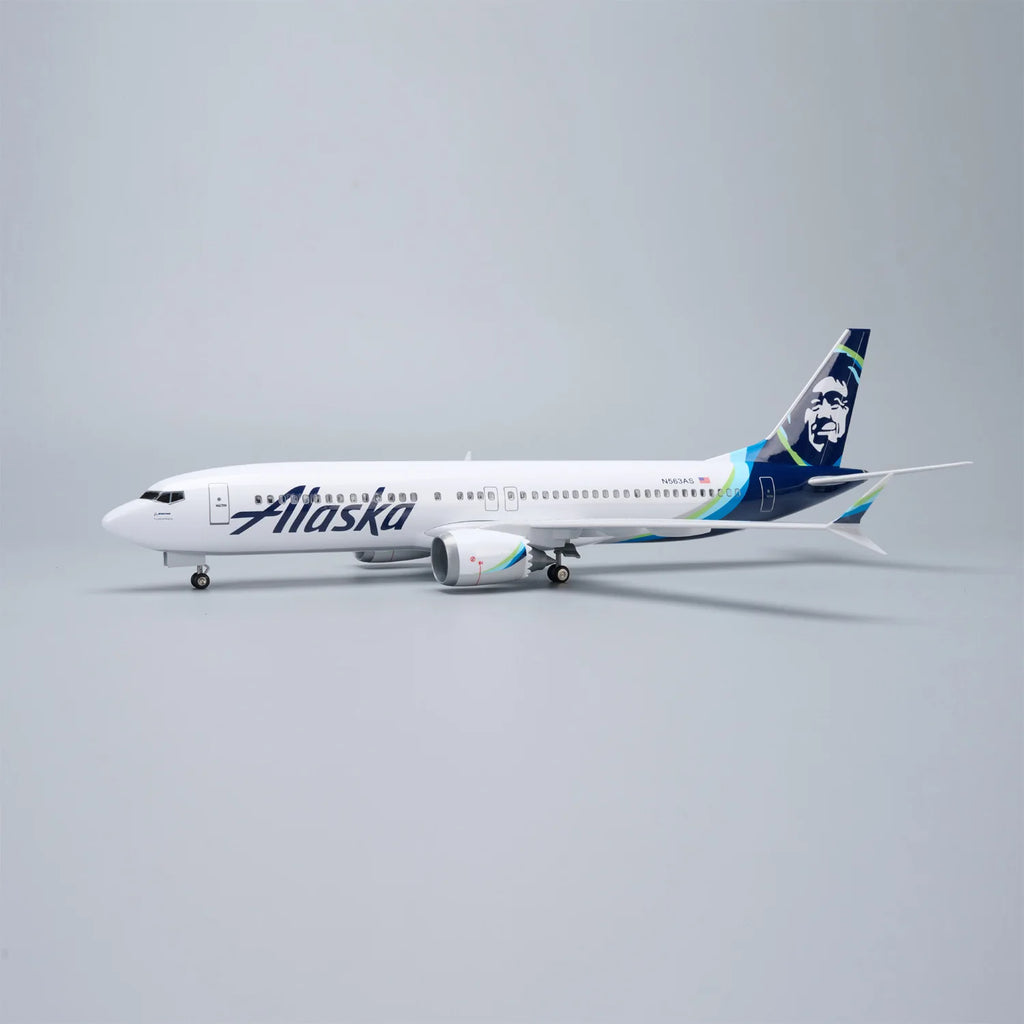 1/85 Scale Aircraft 47cm Alaska Airways B737max Diecast Resin Airplane Model Kit With Voice Control & Stand For Souvenir Display