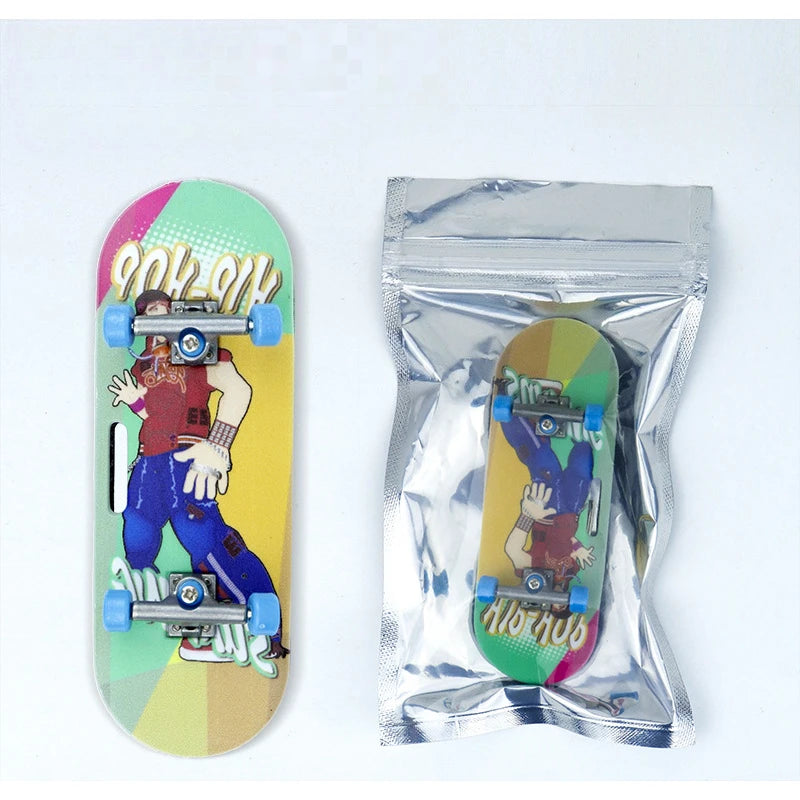 Wholesale Professional Bearing Mini Stress-Relieving Fingerboard Toy Made of Five-Layer Maple Wood