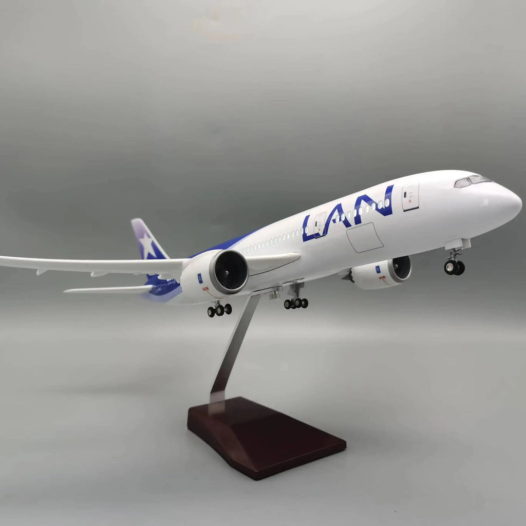 B787 Toys Plane 47CM Chile LAN Airline Airplane Model Toy  1/130 scale Miniature Plane With Light and Wheel for Collection Displ