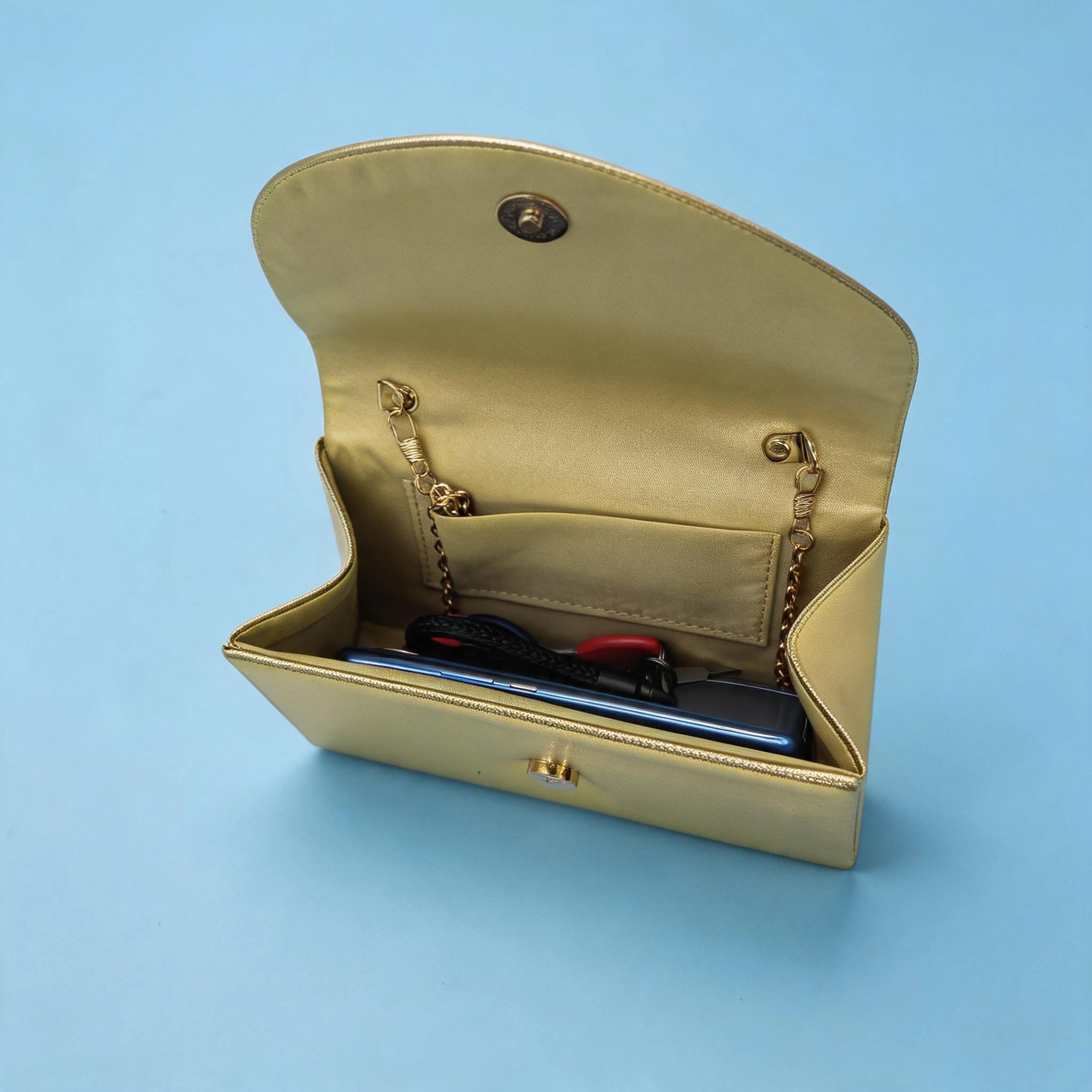Newly launched exclusive high-end evening bag - versatile cross-body bag for fashionable socialites