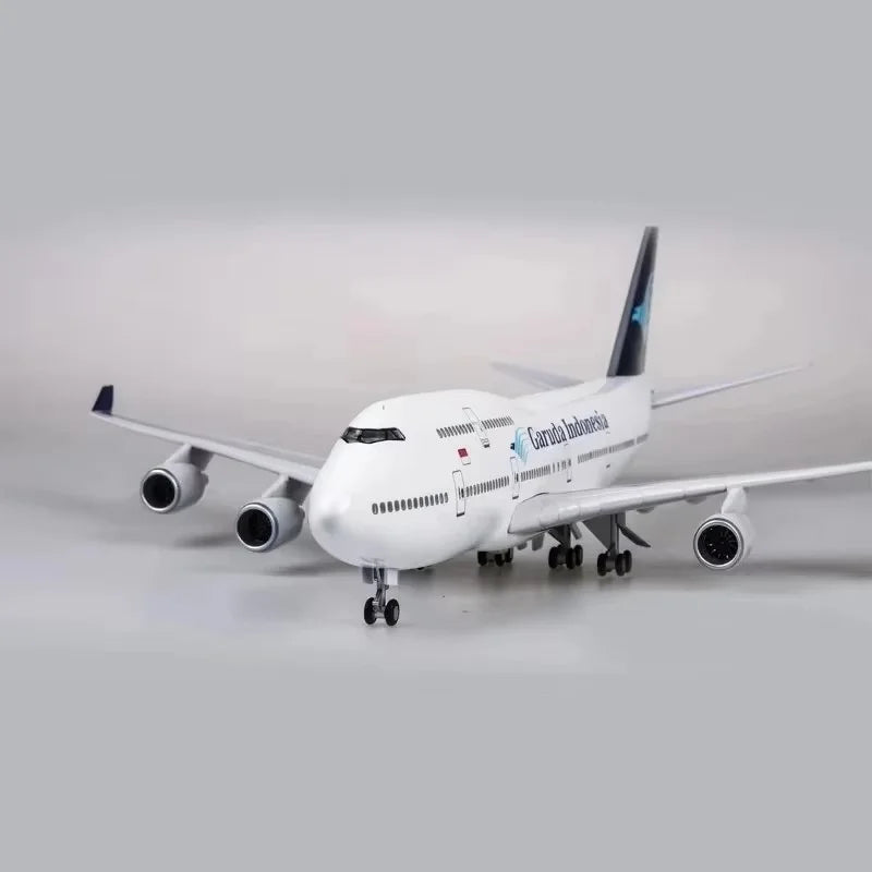 47CM Airplane model Garuda Indonesia Airline  B747 plane model With Wheel LED Light Die-casting Collection Toy planes