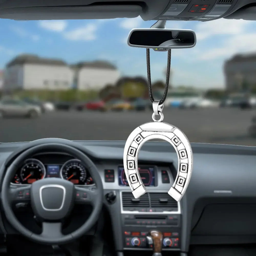 Car Pendant Russia House Horseshoe Ornaments Interior Rearview Mirror Decoration Hanging Decor Lucky Family Gift Car Accessories