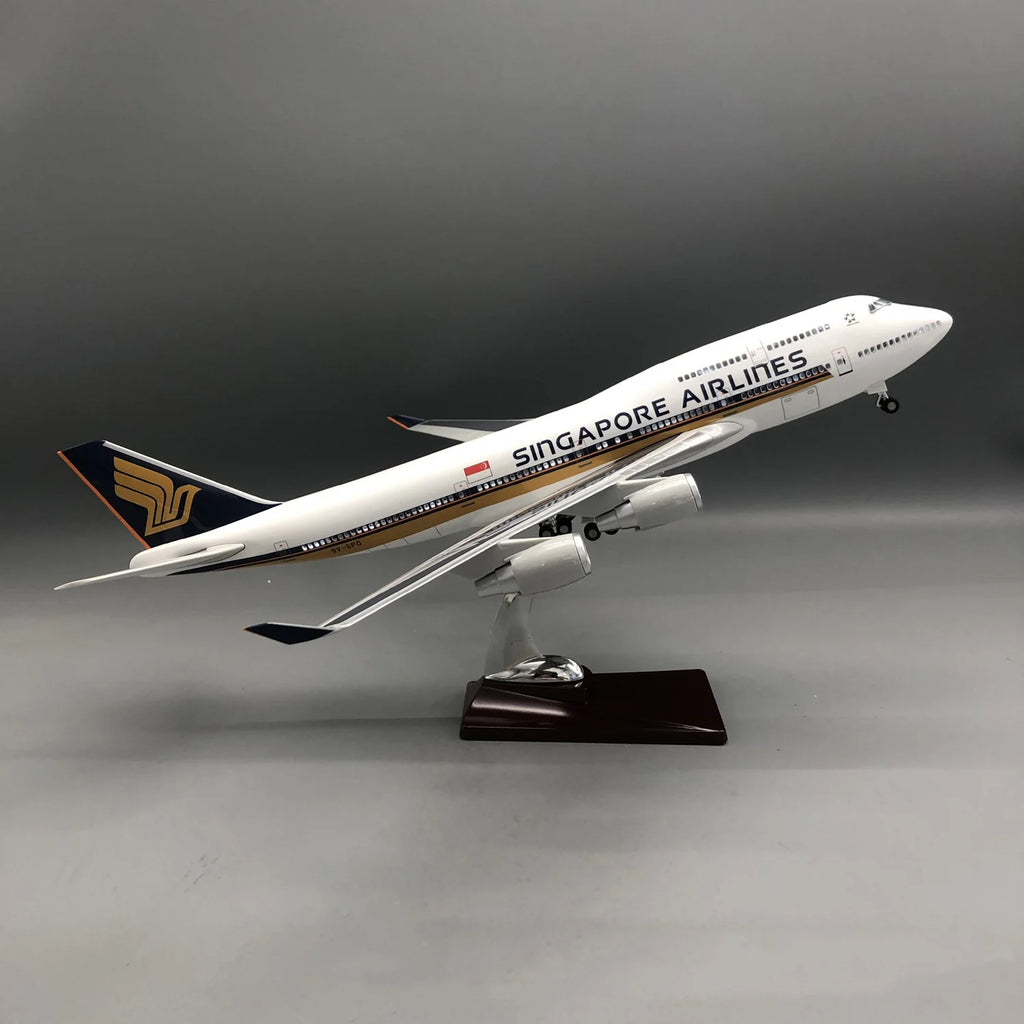 47cm Diecast 1:160 Scale Airplanes B747 Singapore Airways Resin Plane Model Kit Opened Hatch Door With LED Aviation Hobbies Toy