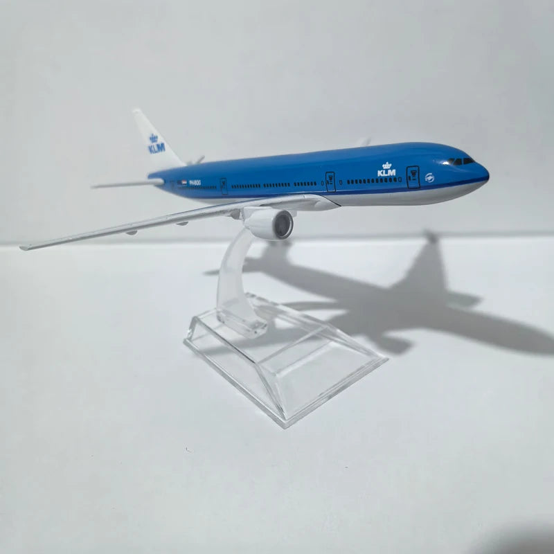 JASON TUTU 16CM KLM Royal Dutch Airlines B777 Aircraft Model Planel Airplane Diecast Metal Planes Collect Gifts ﻿