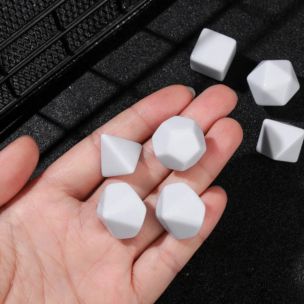 7 Pcs Set of Black White Blank D20 D12 D10 D8 D6 D4 Polyhedral Dice Kit for Kids DIY Engrave Print for Party Board Game DND TRPG