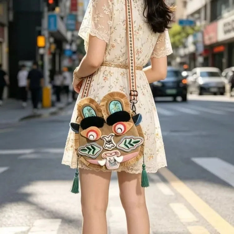 Chinese Folk 3D Tiger Head Crossbody Bag Plush Splicing Embroidered Shoulder Purse Tassel Decor National Trend Handbag for Hanfu
