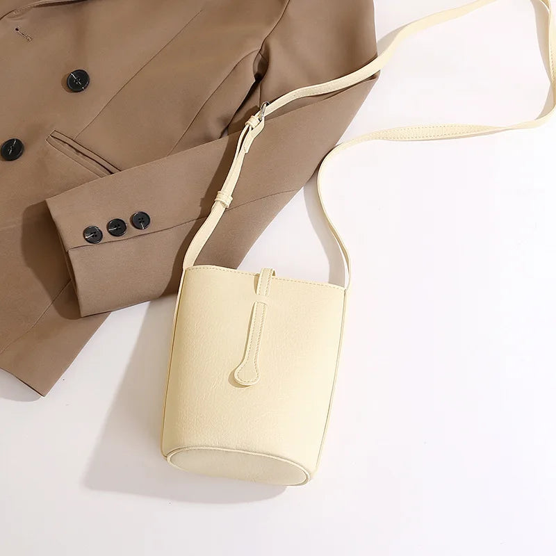 Cross border premium soft leather crossbody women's phone bag 2026 new commuting simple shoulder bucket bag small bag
