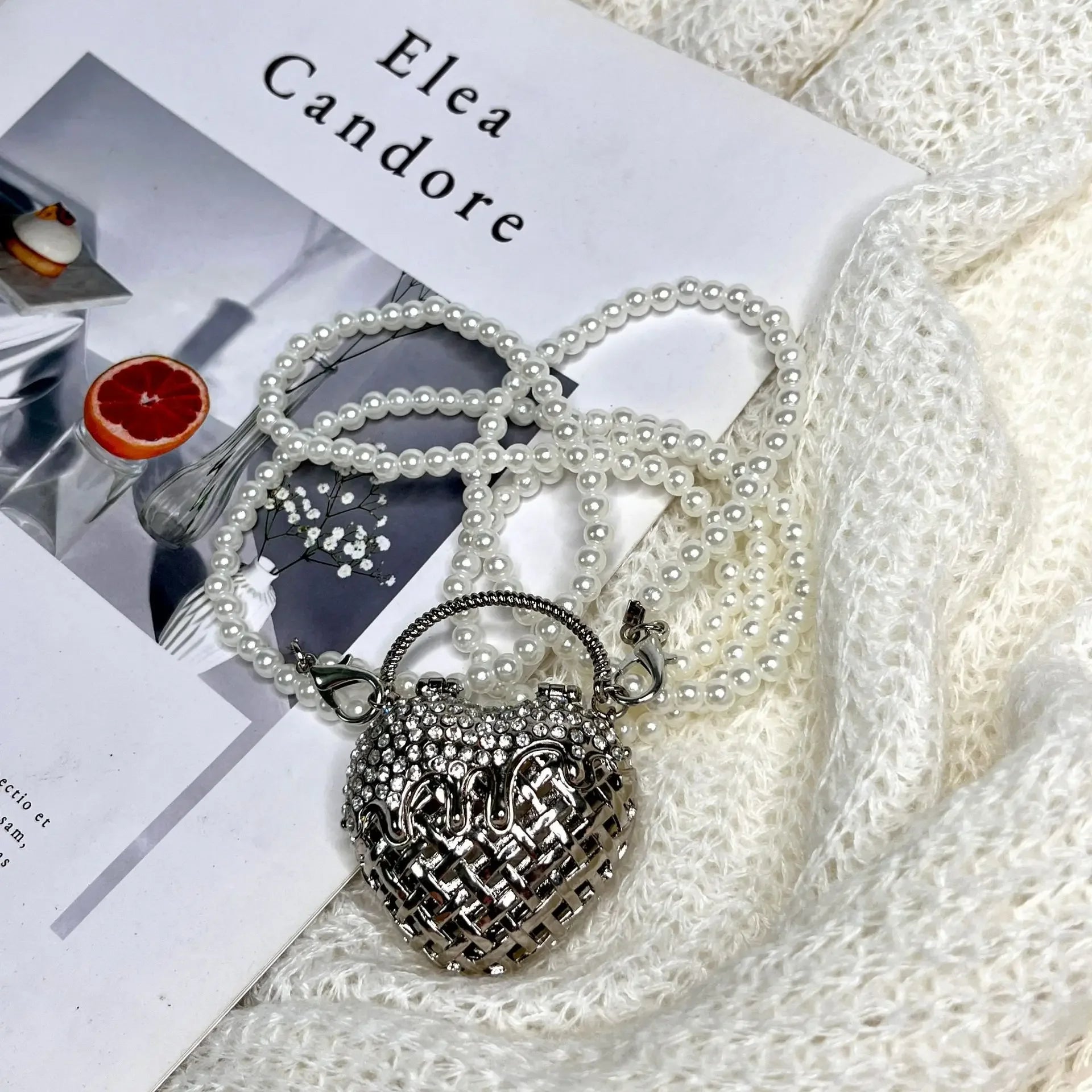 Designer Hollowed Out Heart- Haped Dinner Bags for Women  Fashionable Metal Style Shoulder Bag  Mini Accessory Bag