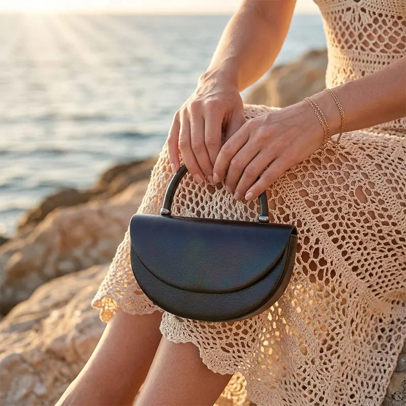 diamond-encrusted shoulder bag, dinner bag, fashionable semi-round messenger bag, exquisite premium handbag.