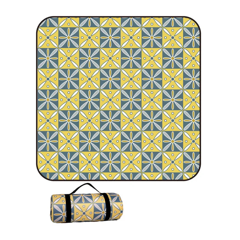 Outdoor Picnic Blanket Waterproof Extra Large Camping Mat Thickness 4mm 3-Layers Beach Blanket Rolling Up Packaging Park Blanket