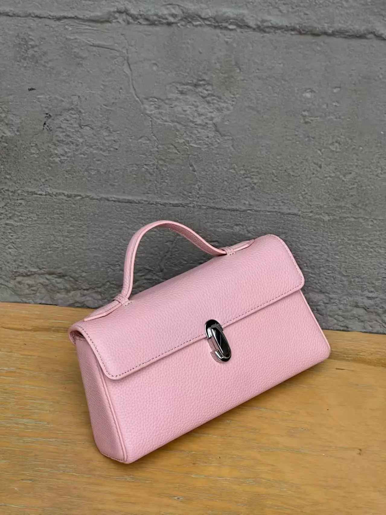 2026 Spring and Summer New Leather Women's Fashionable and Simple Versatile Messenger Bag Candy-colored Commuter Cover Small