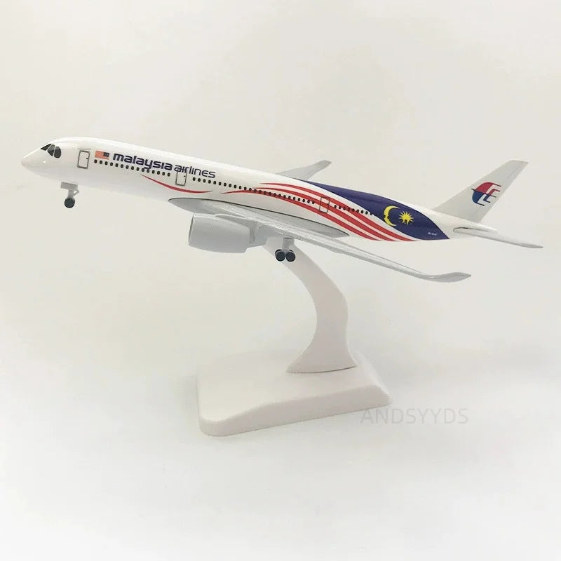 20CM A350 Malaysian Airways Aircraft Model Alloy Metal Diecast Airplane Gift a350 Miniature Plane For Collectible