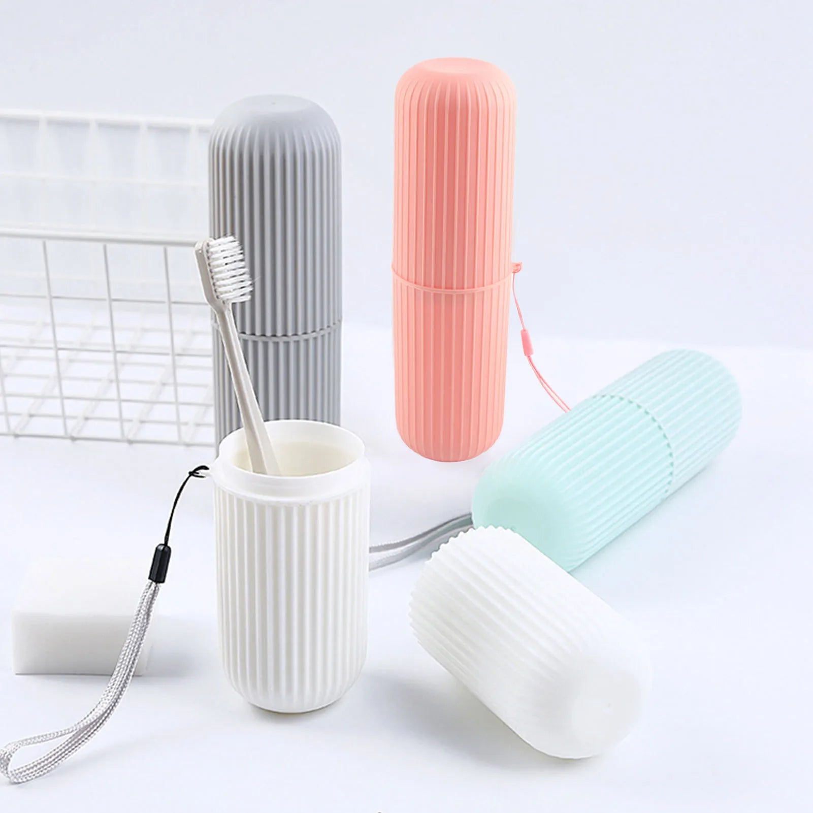 Travel Toothbrush Case Carrier Portable PP Slip Resistant Travel Toothbrush Cup with Cover